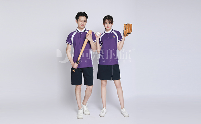 选择校服定做厂家时，需关注哪些关键因素?