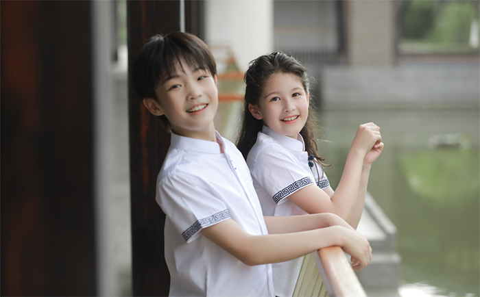 小学校服定做多少钱?别再被虚报价格坑了，这样估算才靠谱