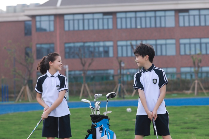 学生制服厂家何如选择?这四大关键标准要知道