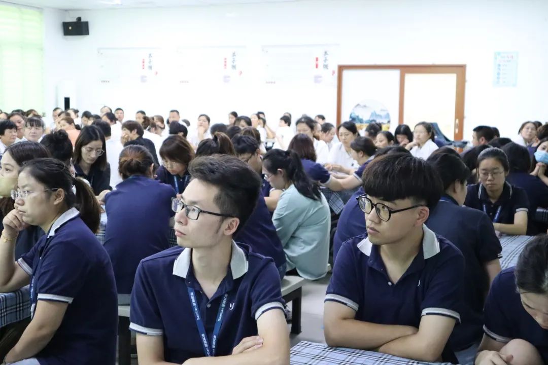 弘扬工匠精神 成就出彩人生 江苏圣澜服饰公司关工委举办青年教育主题讲座 弘扬工匠精神 成就出彩人生 江苏圣澜服饰公司关工委举办青年教育主题讲座