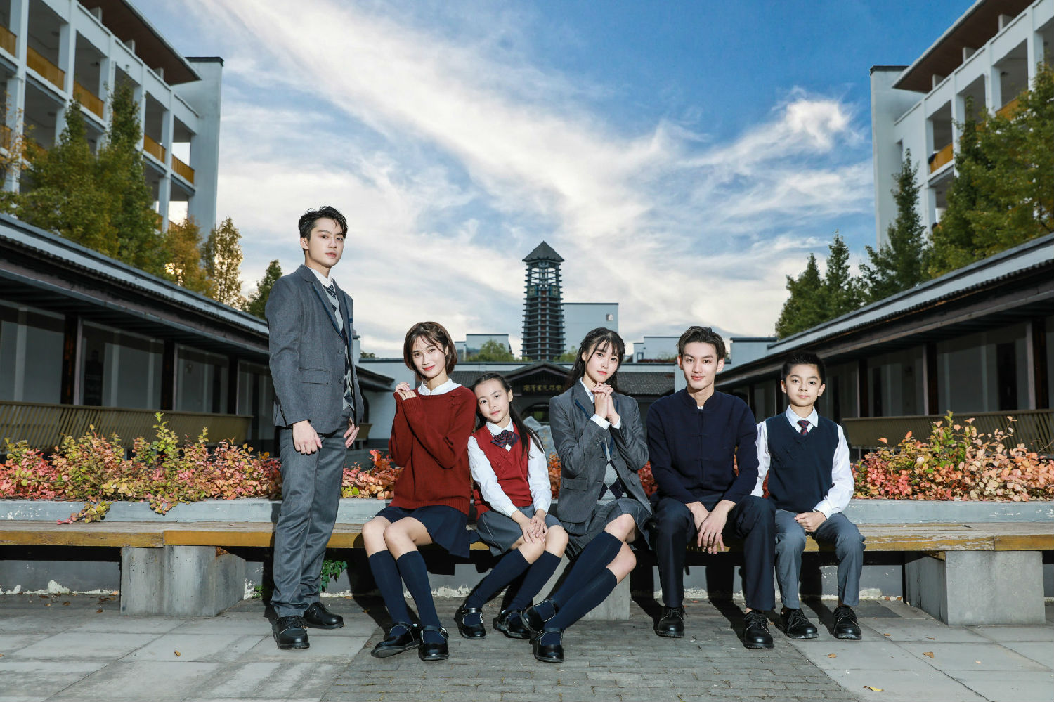 韩国女学生校服和其它国家校服的款式 韩国女学生校服和其它国家校服的款式