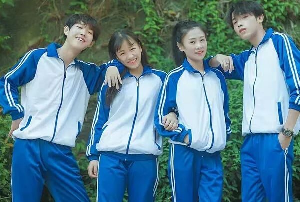 90年代初中校服的“回忆杀” 90年代初中校服的“回忆杀”
