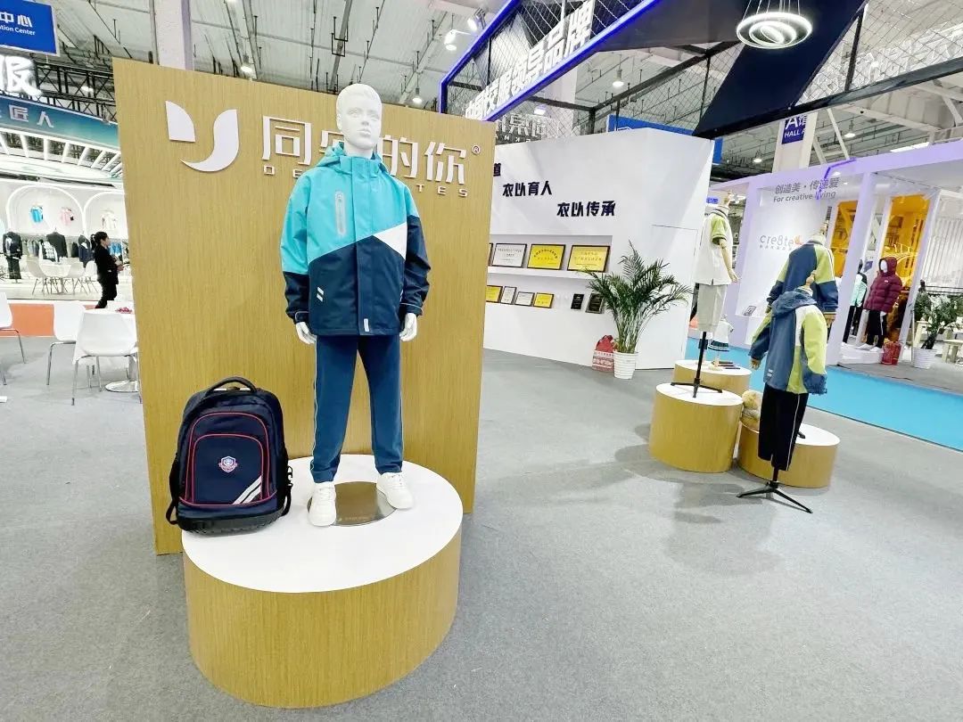 定制校服如何选择校服厂家? 定制校服如何选择校服厂家?