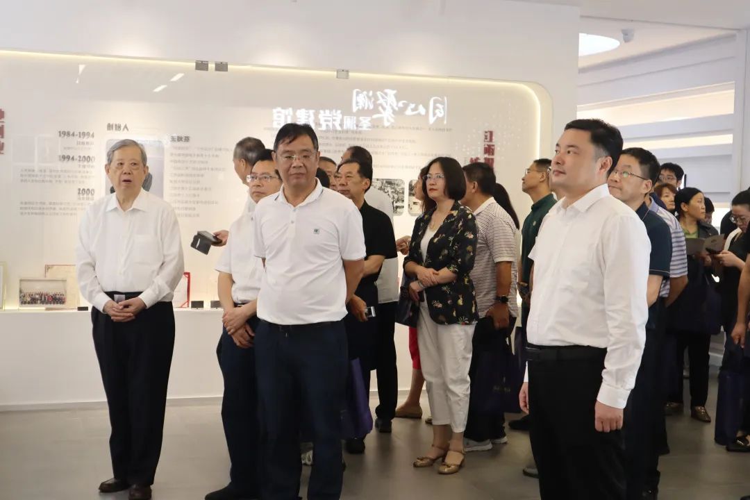 企业动态 | 热烈欢迎无锡市关工委领导一行莅临调研指导