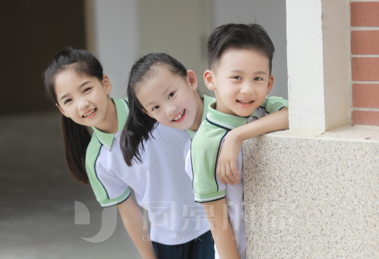 倡导环保迈向绿色校服时代 倡导环保迈向绿色校服时代