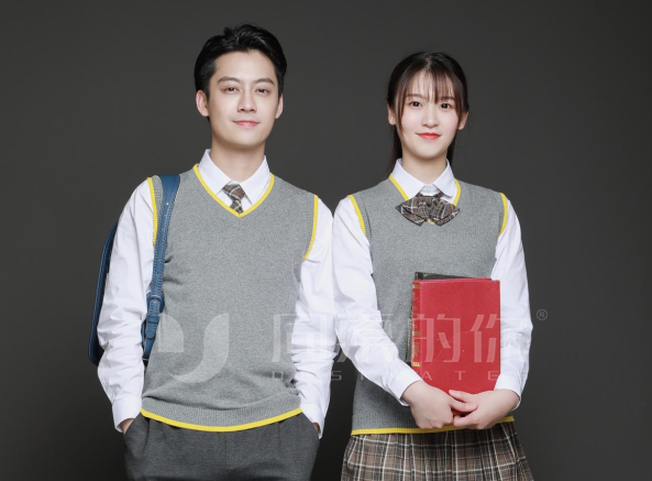 春秋款初中校服的款式 春秋款初中校服的款式