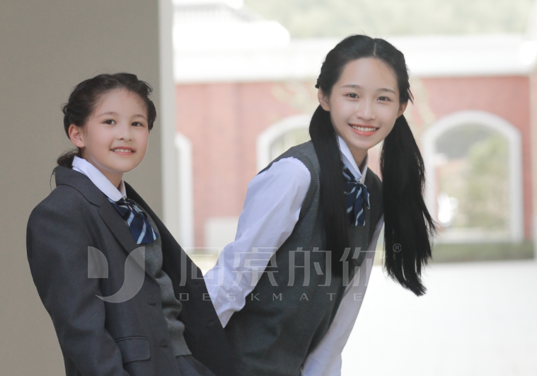 中小学女生校服 中小学女生校服