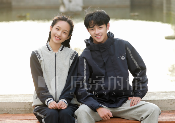 展现风采的大学生校服 展现风采的大学生校服