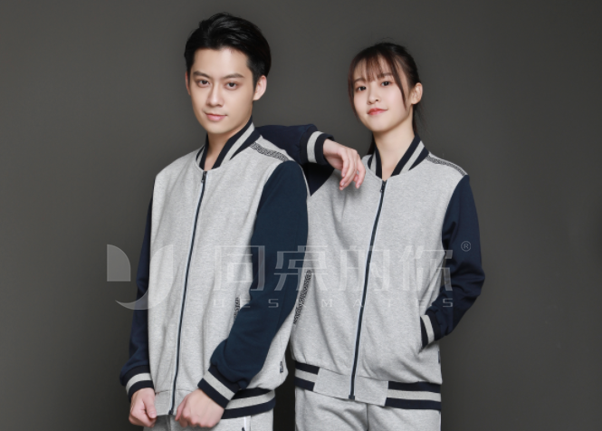 春秋校服的穿着搭配 春秋校服的穿着搭配