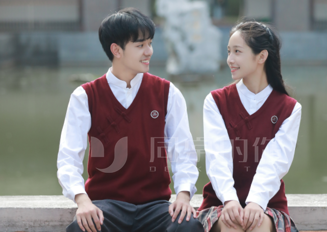 小学生校服衬衫的款式 小学生校服衬衫的款式