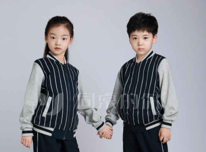 春秋款校服穿法