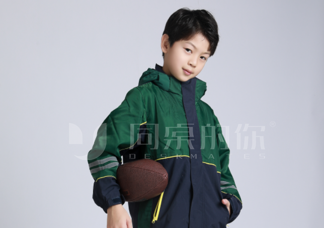 校服冲锋衣的作用