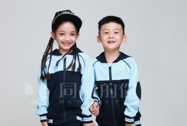 幼儿园可爱校服设计
