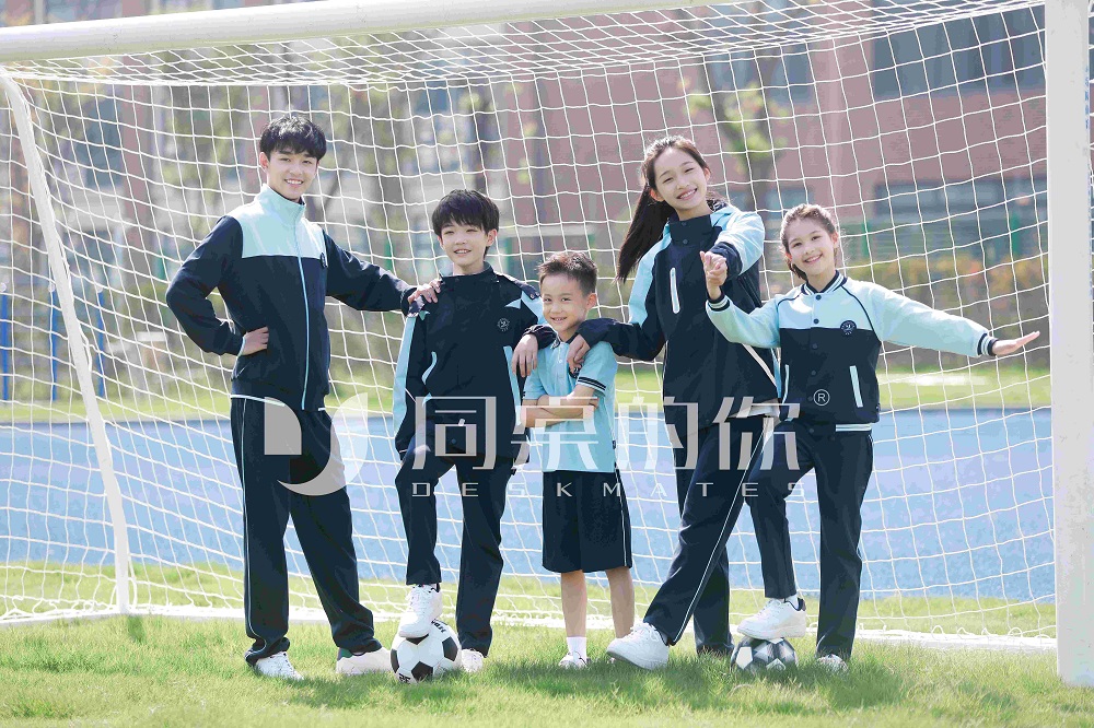 有没有人知道深圳校服为什么这么火啊！