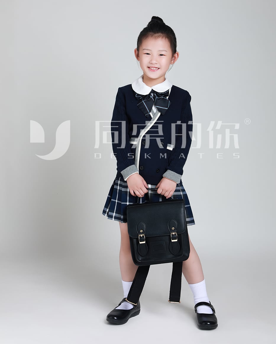 如果高考作文题目聚焦于‘学生校服’，我们该如何论述？