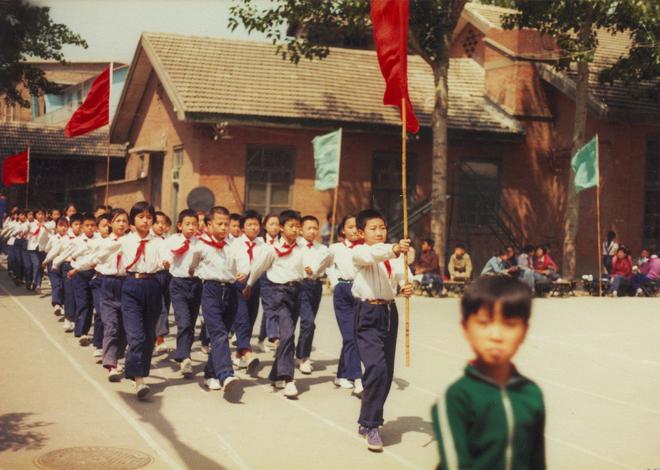 80年代学生校服:复古风尚的潮流印记 80年代学生校服:复古风尚的潮流印记