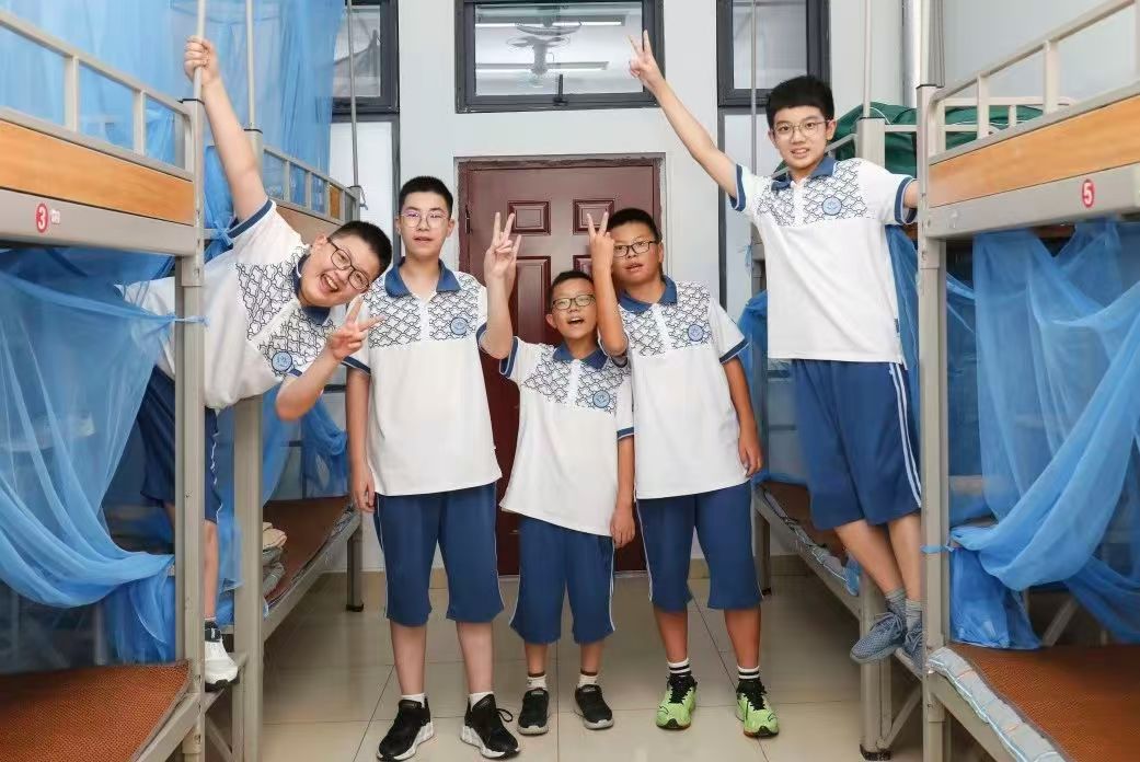 夏季校服如何选？这些细节让孩子穿得更舒适