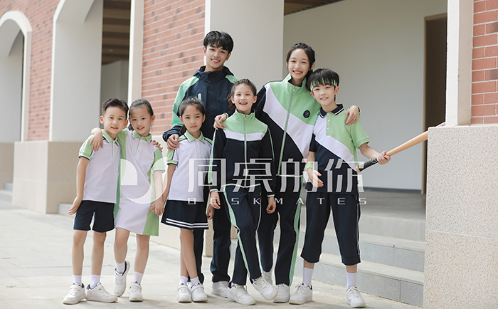 小学校服定制
