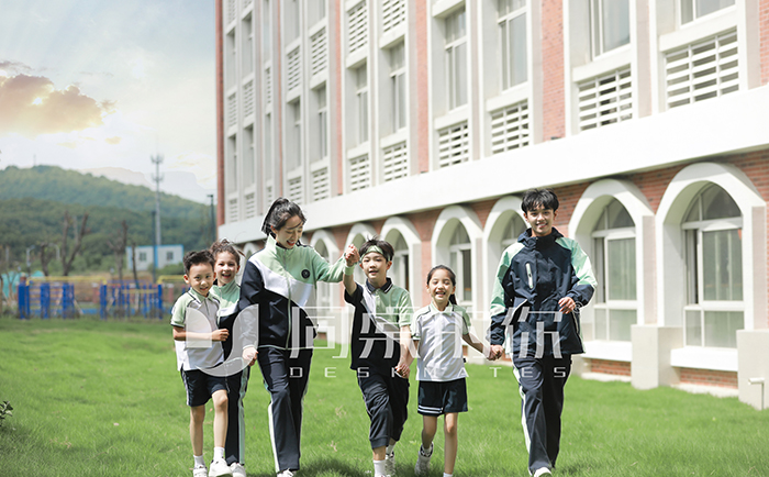 定制小学校服