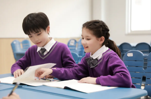 秋日校服定制指南:给小学生暖暖的守护 秋日校服定制指南:给小学生暖暖的守护