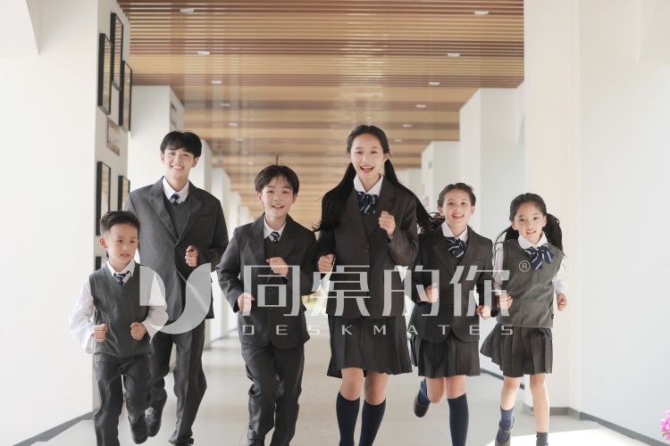 江苏哪里可以定做初中校服 江苏哪里可以定做初中校服