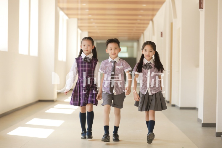 江苏江阴哪里批量定做校服，圣澜服饰校服定制源头工厂