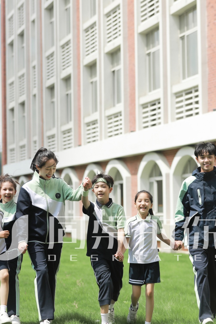江苏中学校服代理，为何选择圣澜服饰