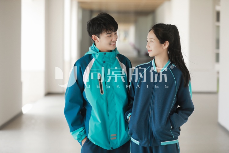 江苏秋冬季校服定制：四大核心注意事项，圣澜服饰为学子保驾护航