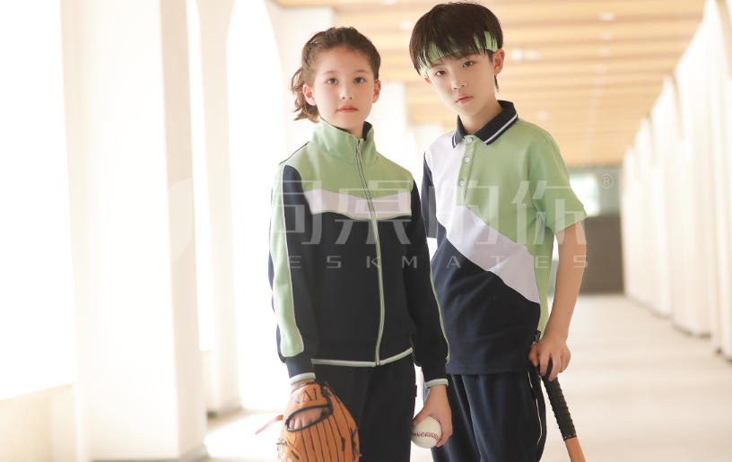 运动风校服